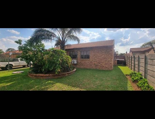 4 BEDROOM HOUSE FOR SALE IN MAYBERRY PARK